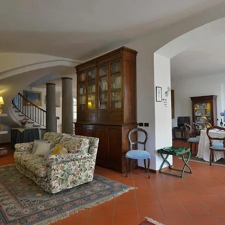 Villa Alida 12, Emma
