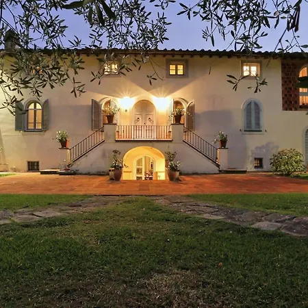 Villa Alida 12, Emma Capannori