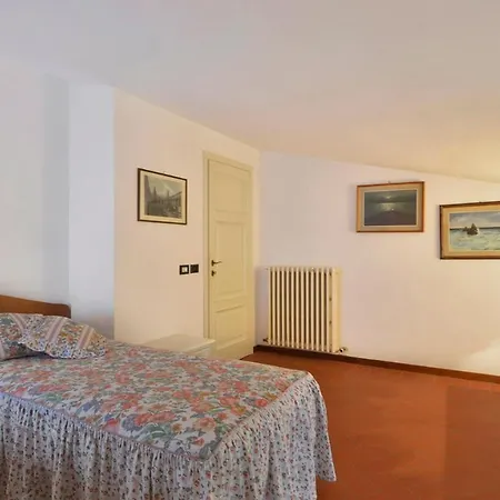 Alida 12, Emma Villa Capannori