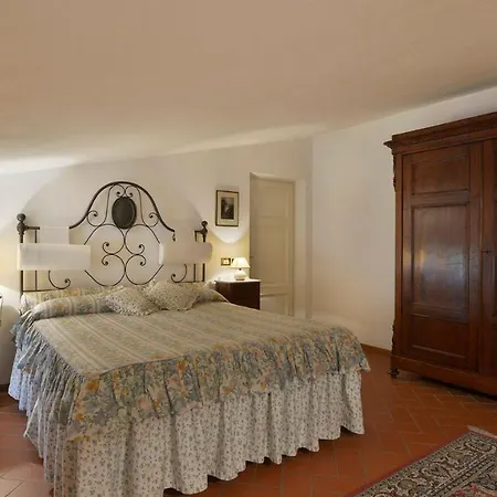 Villa Alida 12, Emma Capannori